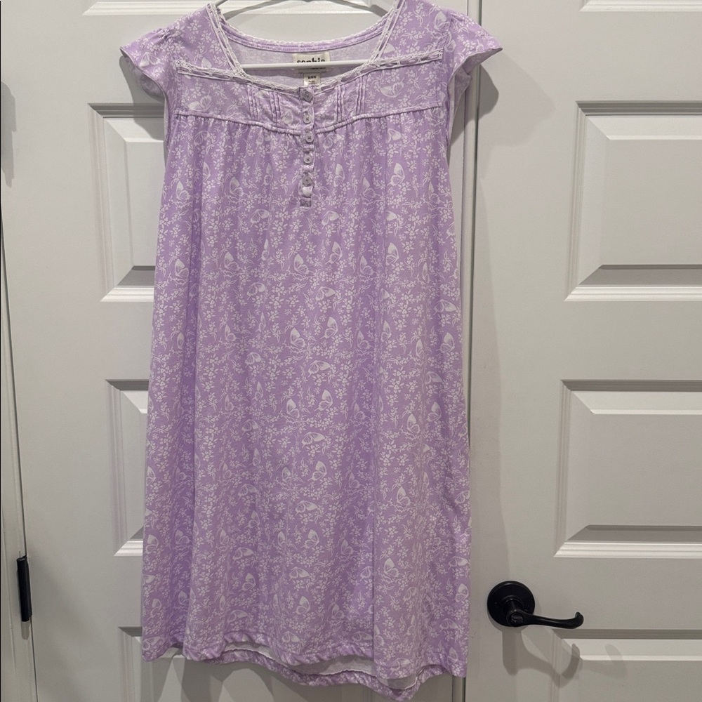 Sophia René Rofé Lavender Floral and Butterfly Short Nightgown Dress Size Medium